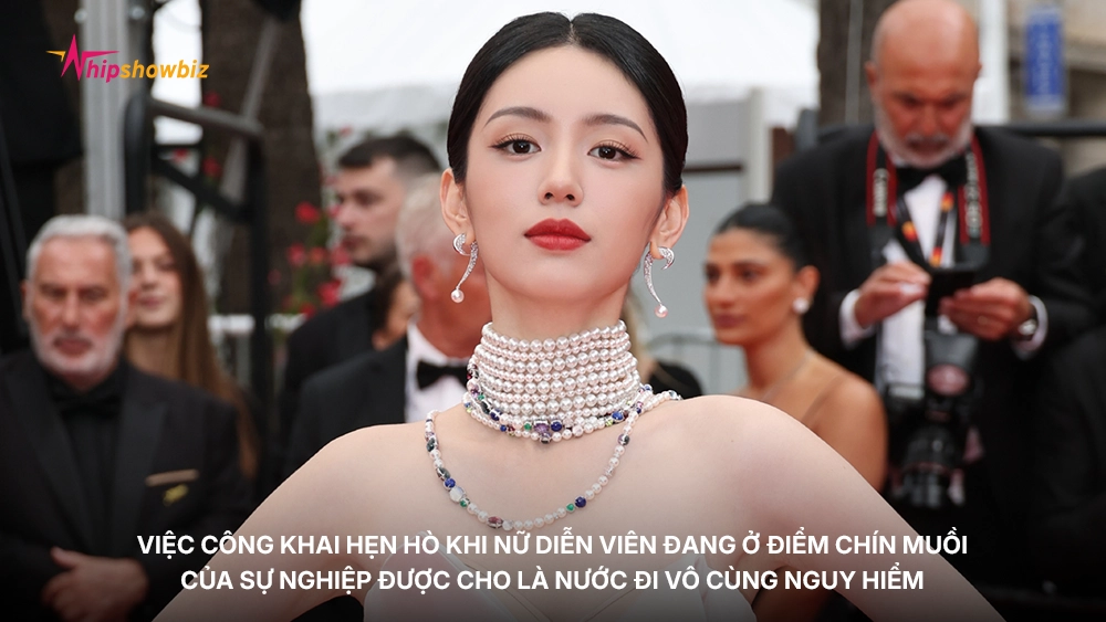 Việc công khai hẹn hò khi nữ diễn viên đang ở điểm chín muồi của sự nghiệp được cho là nước đi vô cùng nguy hiểm