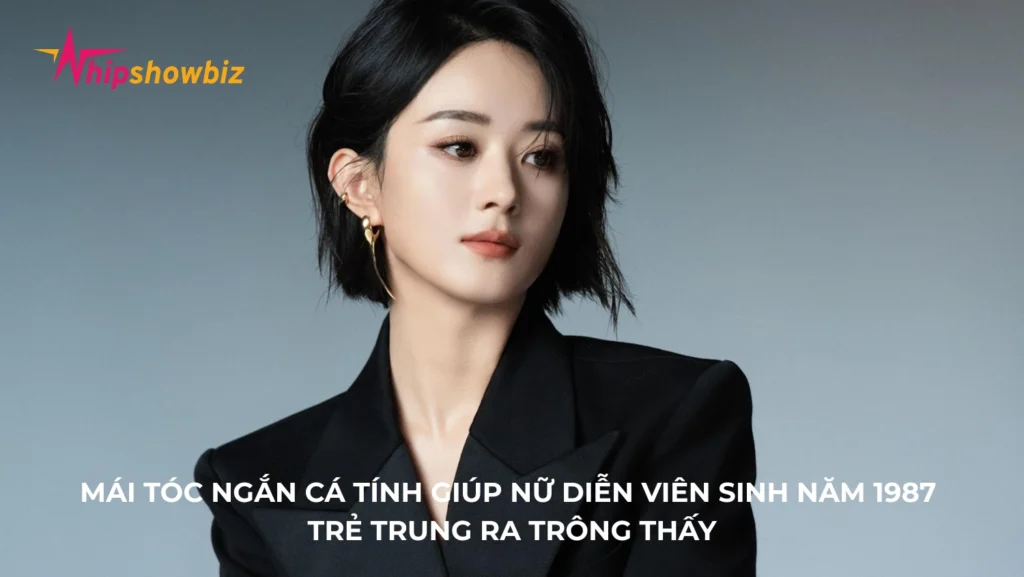 Mái tóc ngắn cá tính giúp nữ diễn viên sinh năm 1987 trẻ trung ra trông thấy
